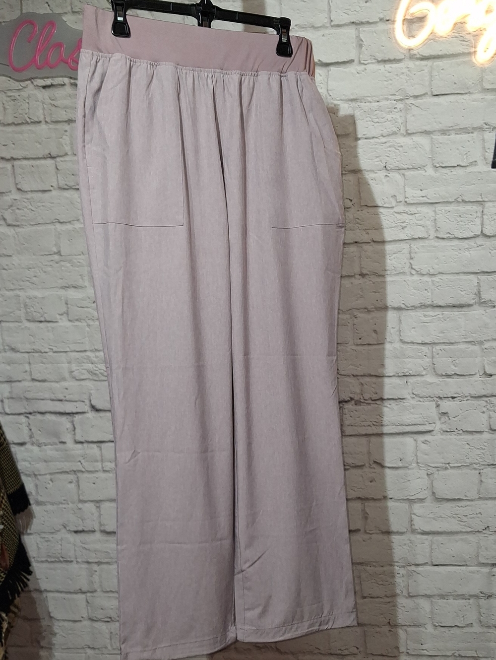 Relaxed Wide-Leg Track Pants in Light Mauve
